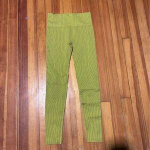 Green Fabletics Leggings